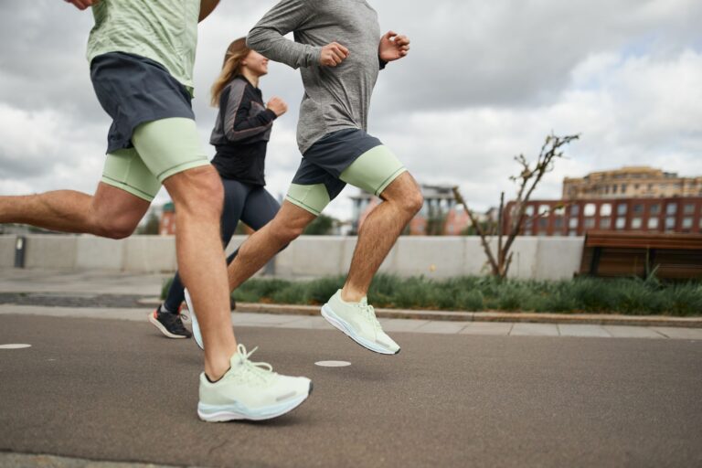 Wandelen met vocht in de knie